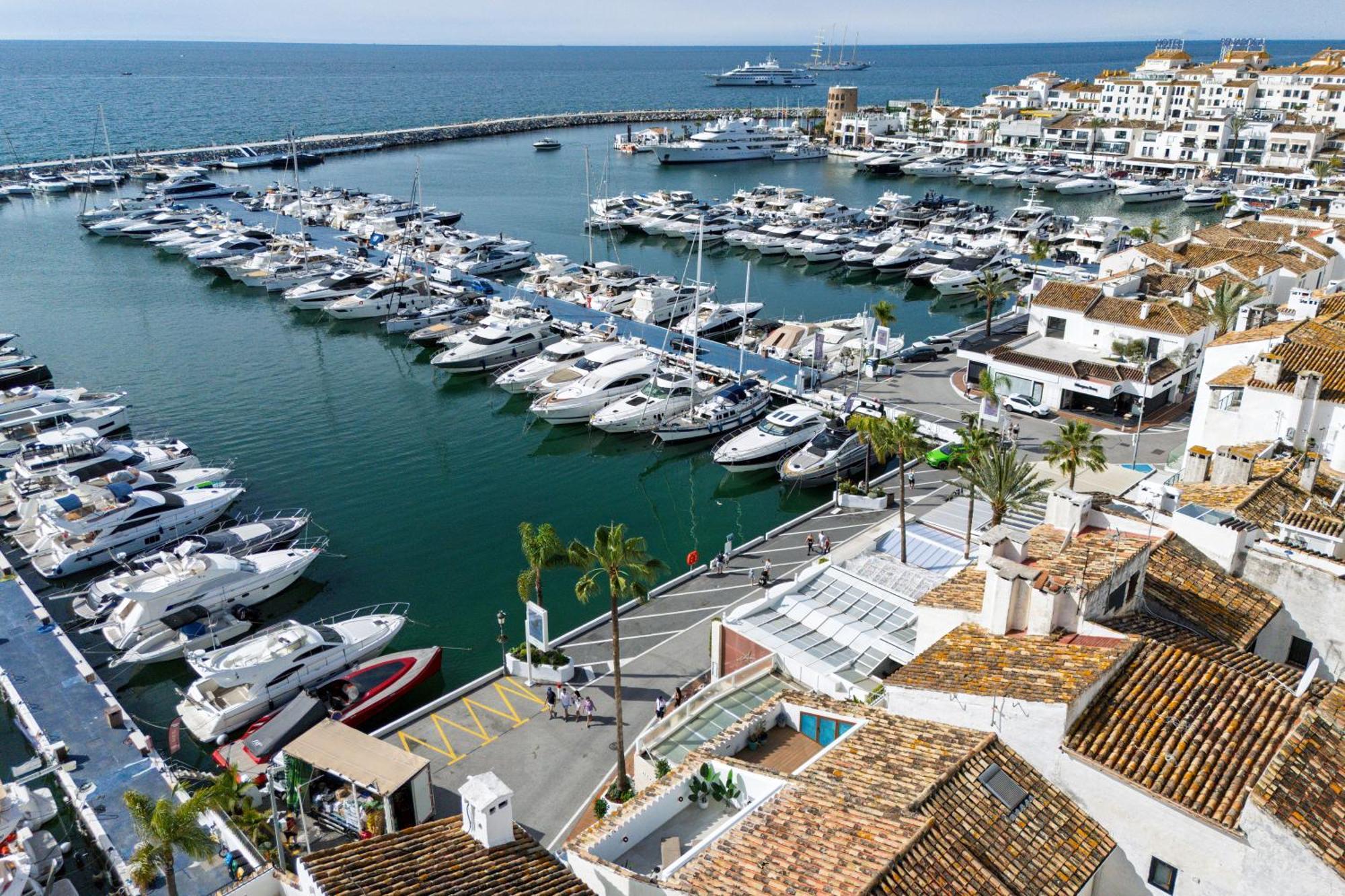 243-Fully Renovated-Puerto Banus Marbella Front Line Penthouse Leilighet Eksteriør bilde