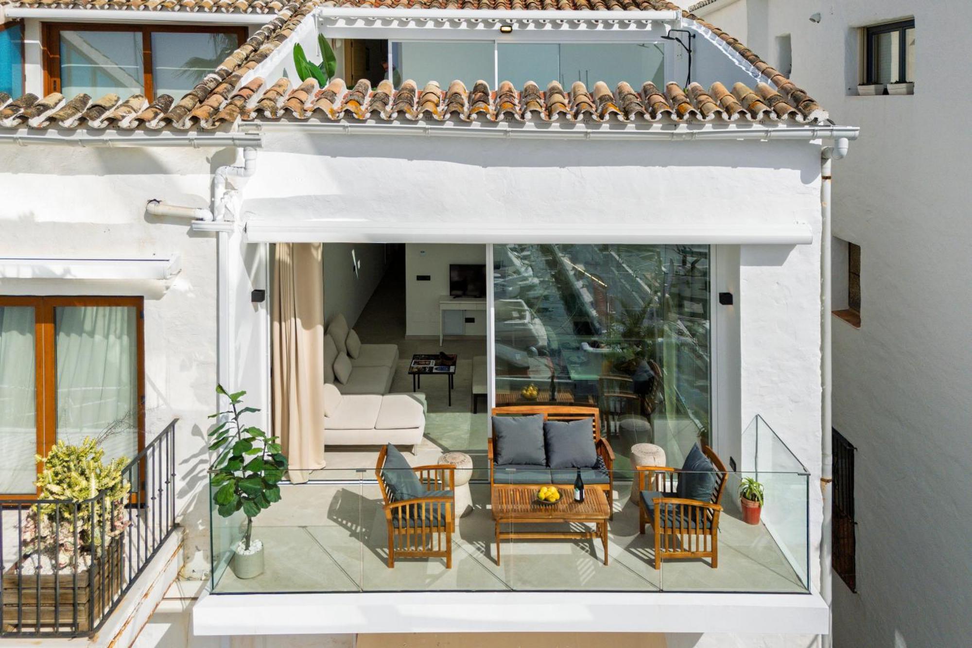 243-Fully Renovated-Puerto Banus Marbella Front Line Penthouse Leilighet Eksteriør bilde