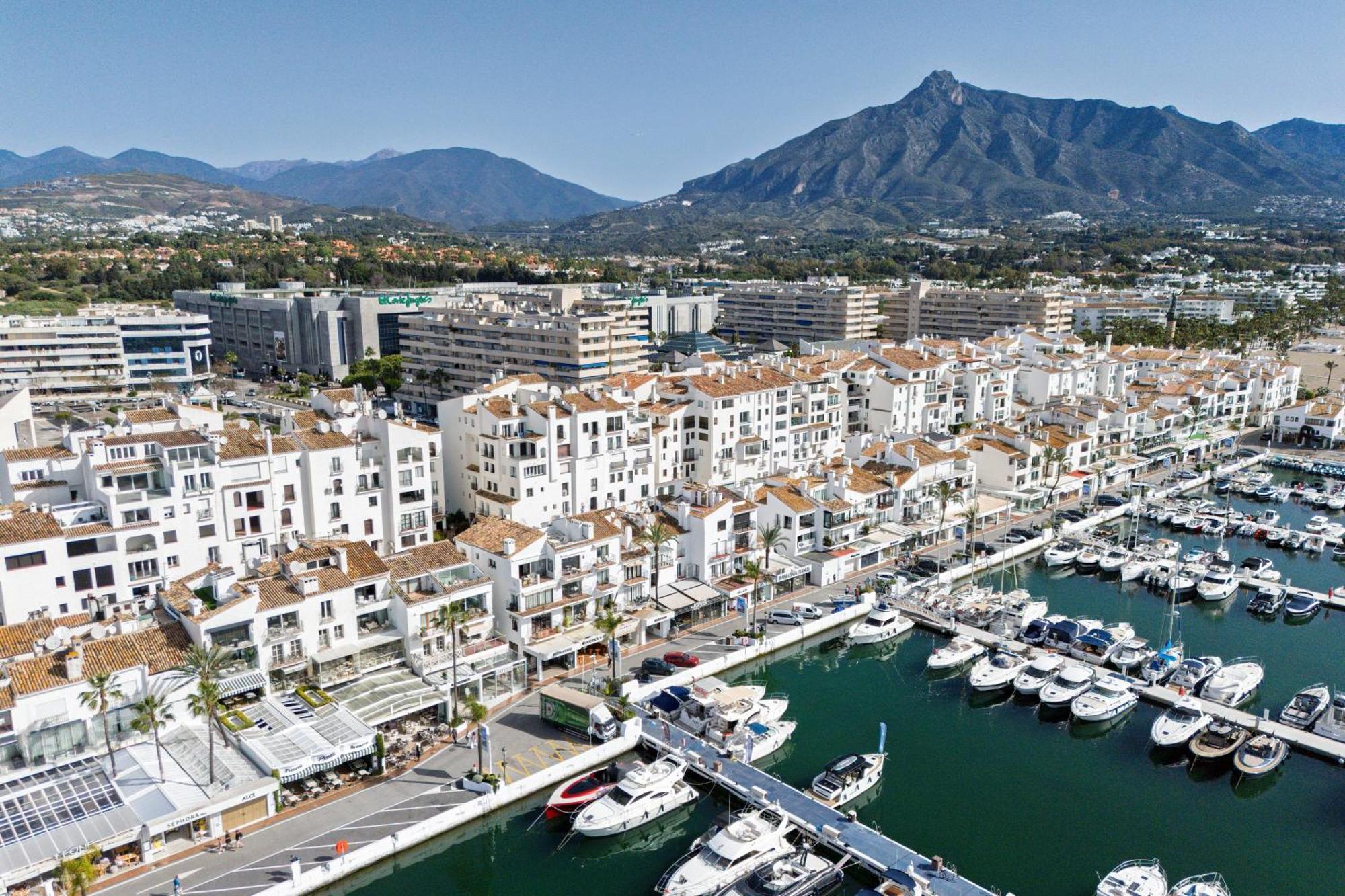 243-Fully Renovated-Puerto Banus Marbella Front Line Penthouse Leilighet Eksteriør bilde